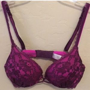 Victoria’s Secret bombshell plunge bra